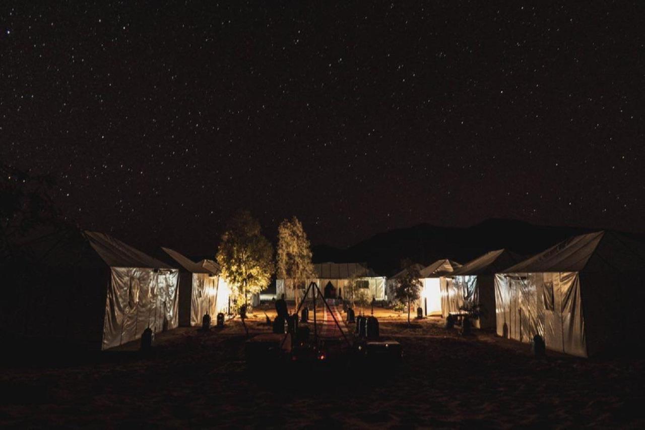 Hotel Erg Chebbi Dunes Desert Camp à Merzouga Extérieur photo
