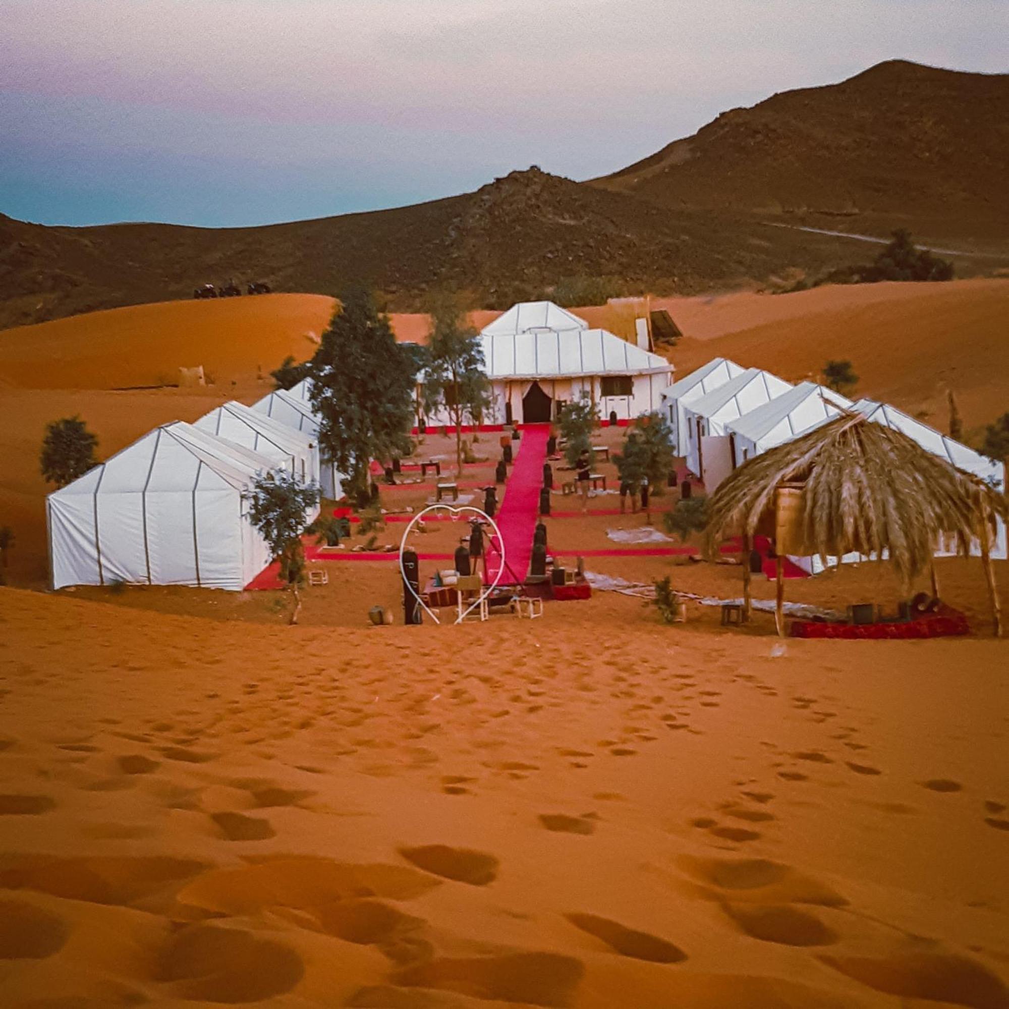 Hotel Erg Chebbi Dunes Desert Camp à Merzouga Extérieur photo